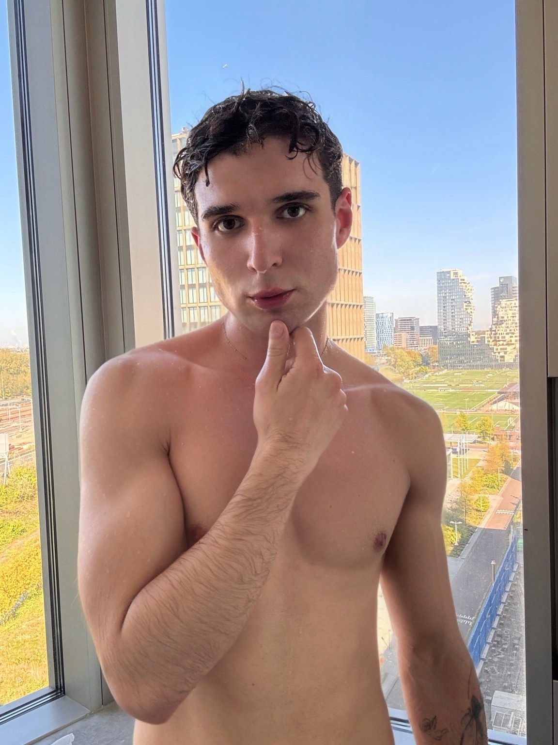 Arrturr – Clean & respectful & discreet 👌🏼 - Foto 1